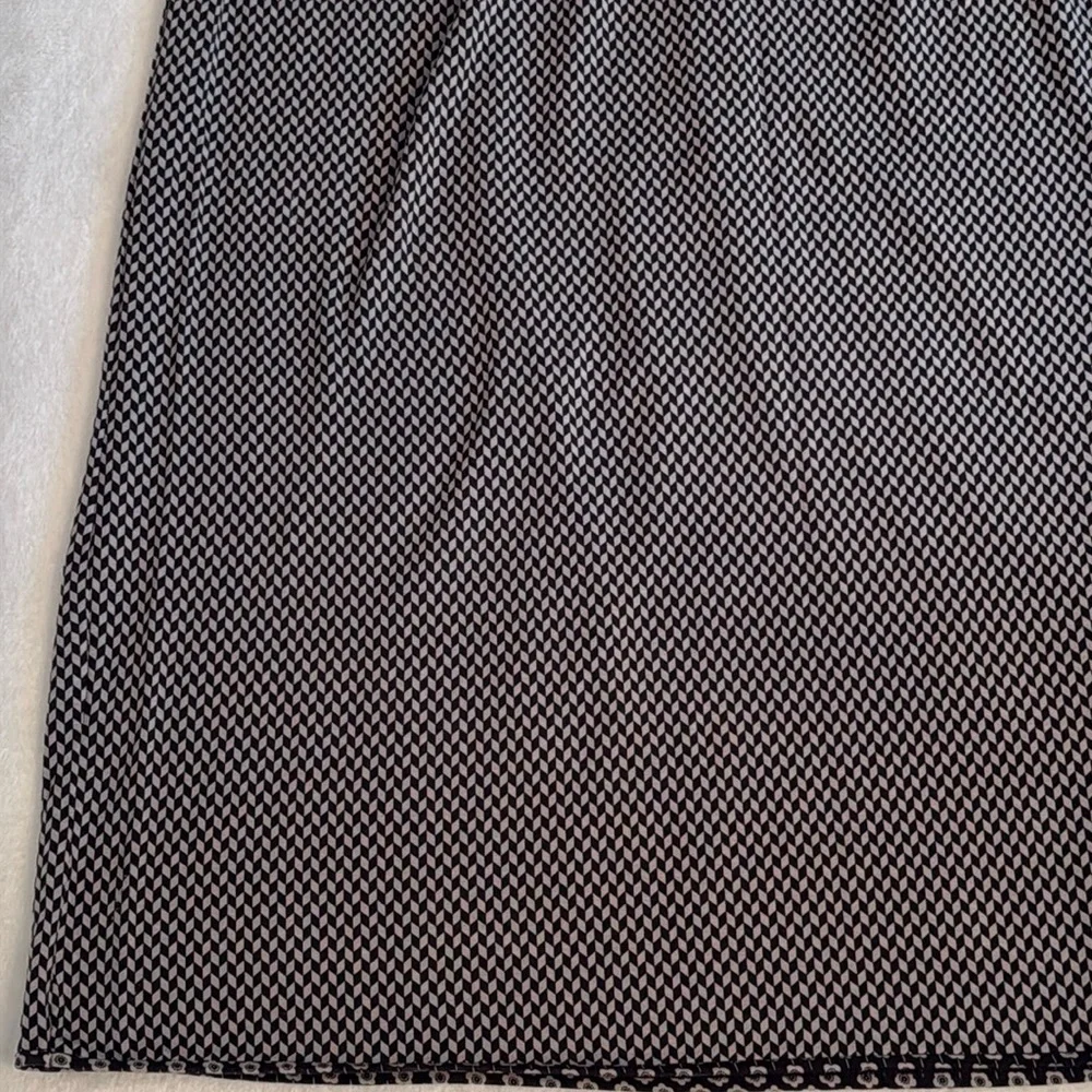{NWT} Gudrun Sjoden | Geometric Print Lyocell Stretch Skirt Black/Gray (XL) - Picture 13 of 15